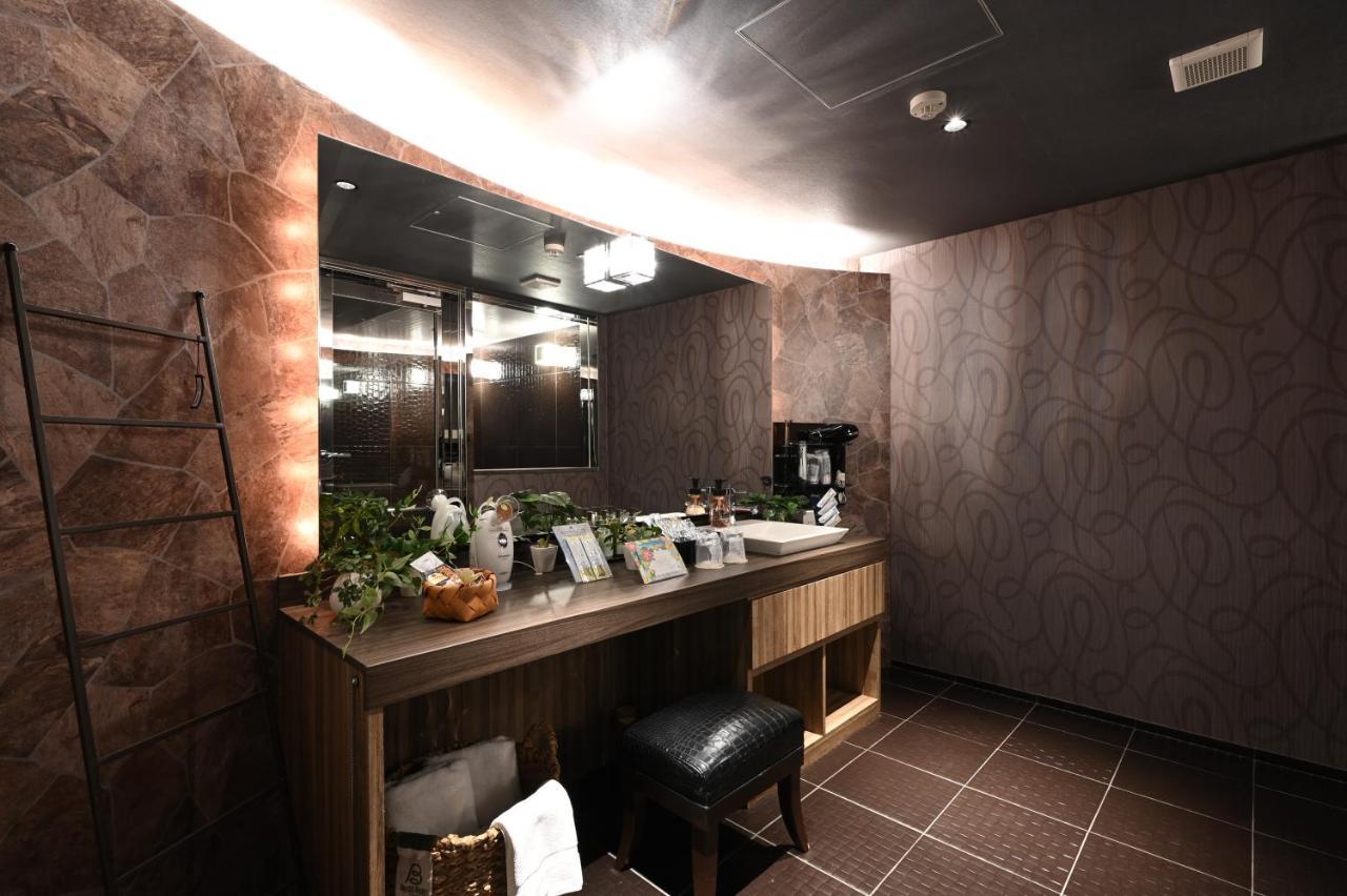 Hotel The Scene Йокохама Екстериор снимка
